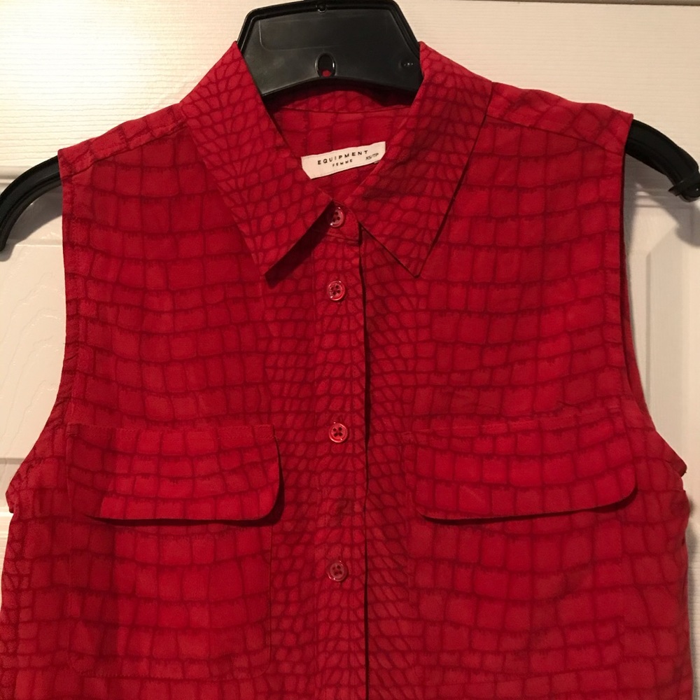 Equipment red sleeveless blouse